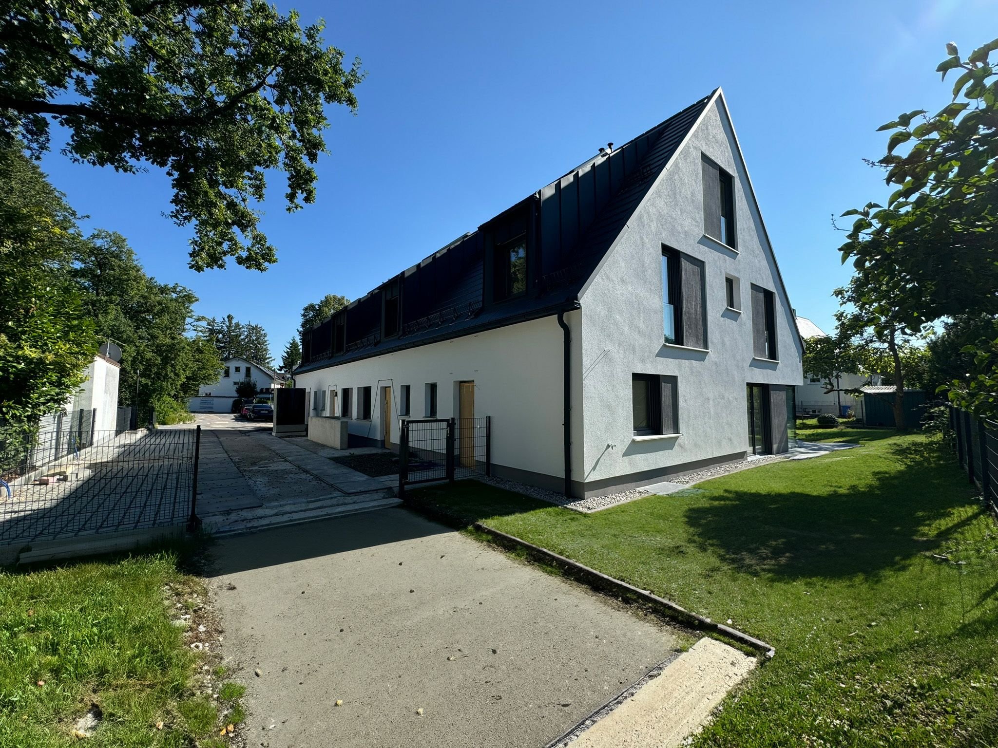 Reihenendhaus zum Kauf provisionsfrei 1.489.000 € 4,5 Zimmer 144,2 m²<br/>Wohnfläche 231,8 m²<br/>Grundstück ab sofort<br/>Verfügbarkeit Industriebezirk München 80997