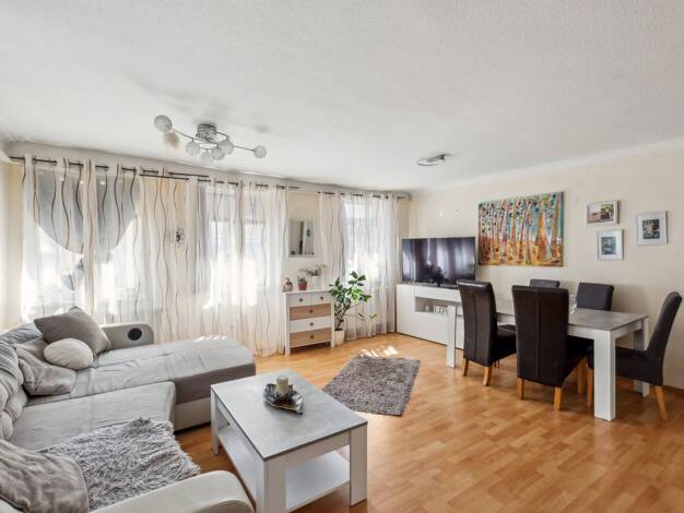 Wohnung zum Kauf 250.000 € 3 Zimmer 72,2 m² 1. Geschoss Bönnigheim 74357