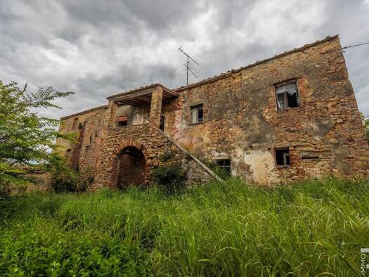 Haus zum Kauf 700.000 € 10 Zimmer 1.080 m² 15.000 m² Grundstück frei ab sofort Volterra