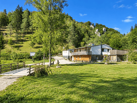 Haus zum Kauf 599.000 € 9 Zimmer 450 m² 3.200 m² Grundstück Bärenthal 78580