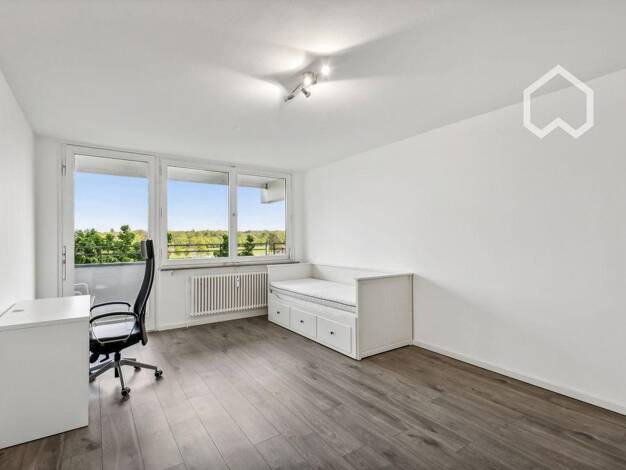 Studio zur Miete 575 € 1 Zimmer 80 m² 3. Geschoss frei ab 17.04.2026 Haunstetter Str 95 Hochfeld Augsburg 86161