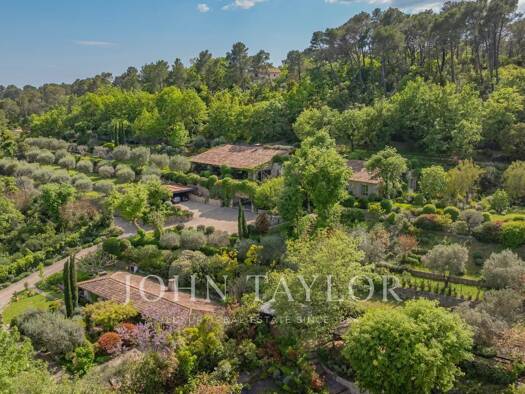 Einfamilienhaus zum Kauf provisionsfrei 6.800.000 € 9 Zimmer 542 m² 12.000 m² Grundstück Fayence 83440