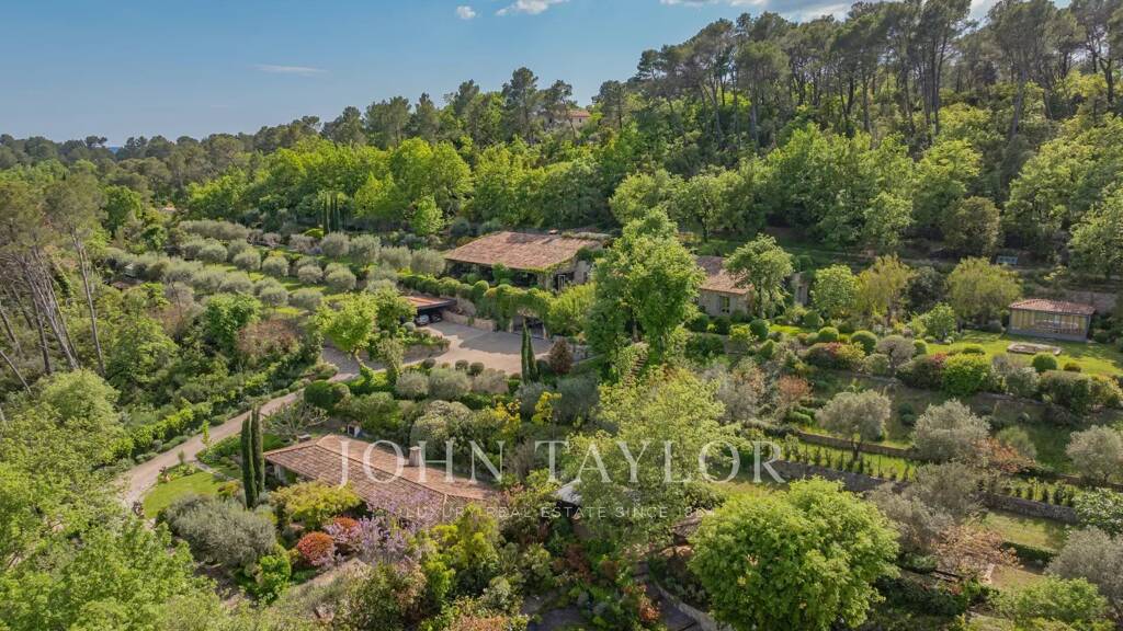 Einfamilienhaus zum Kauf provisionsfrei 6.800.000 € 9 Zimmer 542 m² 12.000 m² Grundstück Fayence 83440