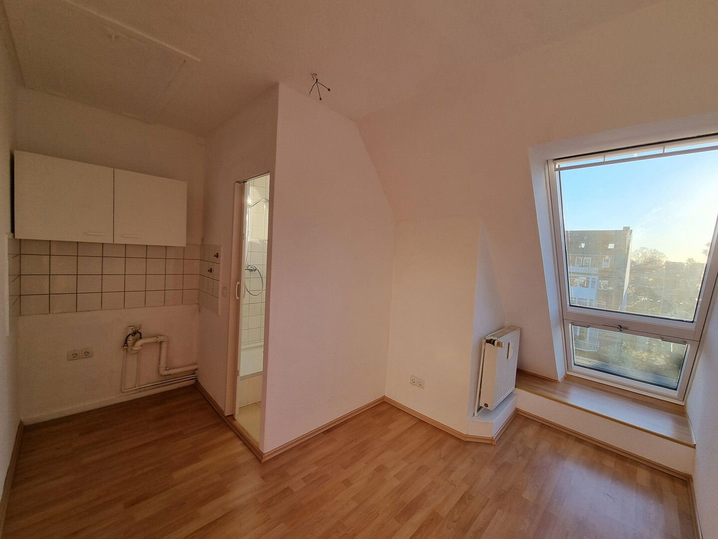 Wohnung zur Miete 230 € 1 Zimmer 12 m²<br/>Wohnfläche 3.<br/>Geschoss 01.02.2025<br/>Verfügbarkeit Neu-Schwachhausen Bremen 28213