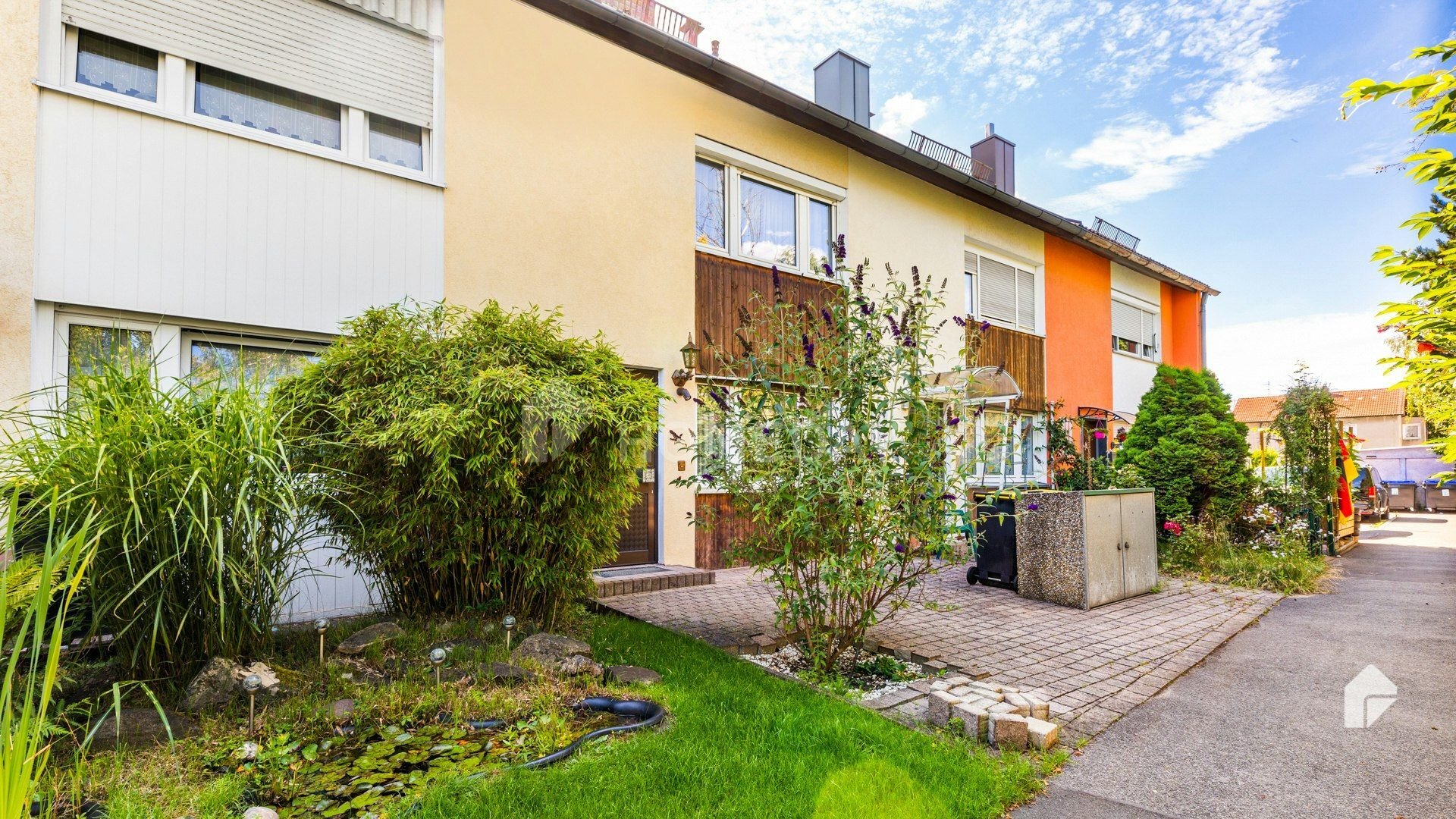 Reihenmittelhaus zum Kauf 384.000 € 6 Zimmer 107 m²<br/>Wohnfläche 136 m²<br/>Grundstück ab sofort<br/>Verfügbarkeit Altenfurt - Moorenbrunn Nürnberg 90475