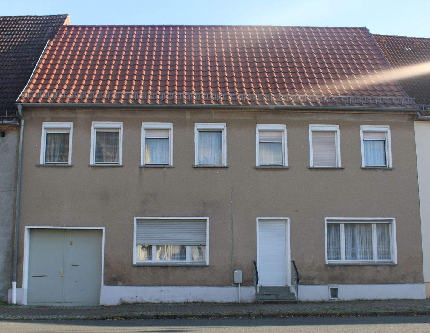 Immobilie in Dommitzsch - Stadtmittelreihenhaus in Dommitzsch mit Platz für 2 Generationen - Bild 0