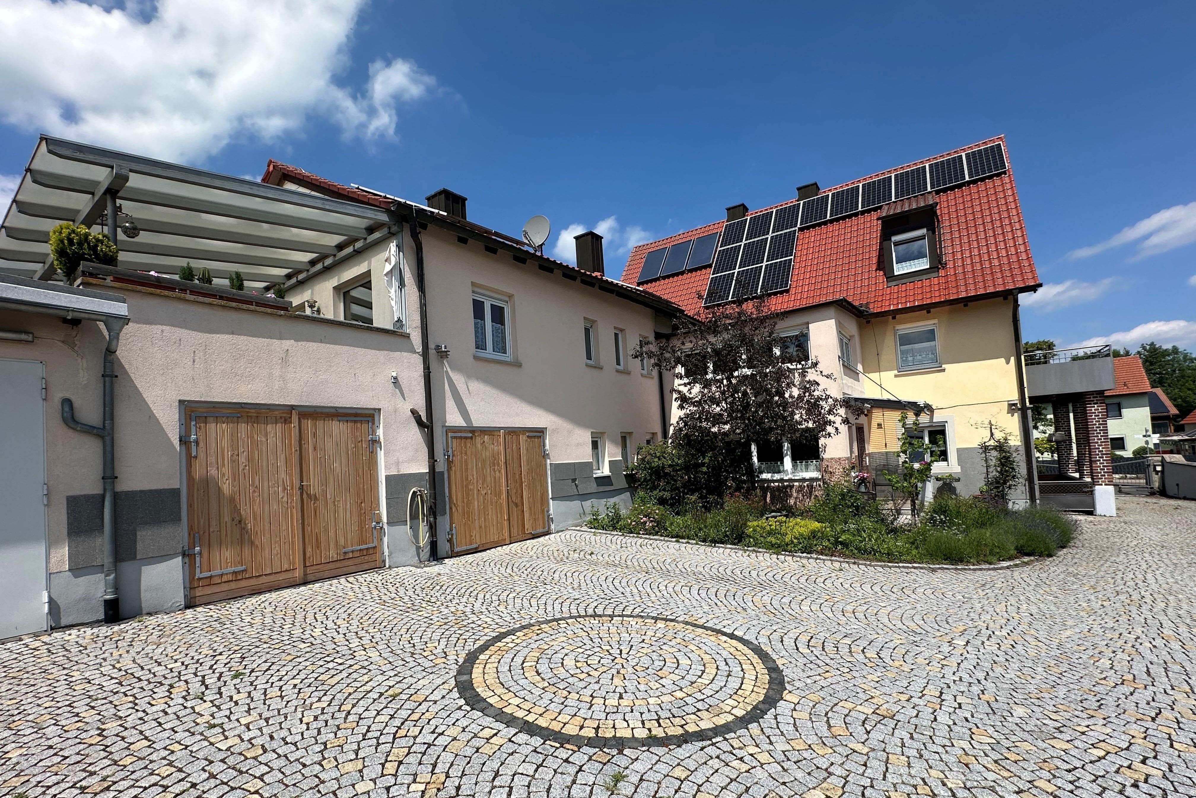 Mehrfamilienhaus zum Kauf 440.000 € 13 Zimmer 335 m²<br/>Wohnfläche 1.589 m²<br/>Grundstück Michelau Michelau 97513