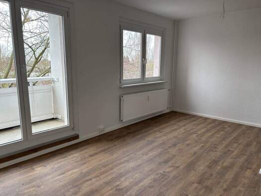 Wohnung zur Miete 353 € 3 Zimmer 57,8 m² 2. Geschoss Erhard-Hübener-Straße 33 Silberhöhe Halle (Saale) 06132