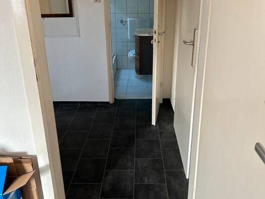 Wohnung zur Miete 750 € 2 Zimmer 43 m² Geschoss 2/3 frei ab sofort Obertürkheim Obertürkheim 70329