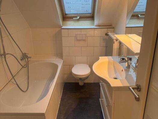 WG-Zimmer zur Miete 650 € 4 Zimmer 100 m² Tiefenbrunnerstr. 1 Mengershausen Rosdorf 37124