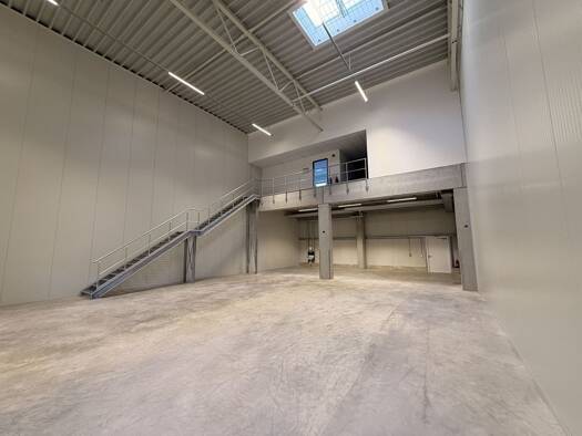 Lagerhalle zur Miete 5,50 € 4.500 m² Lagerfläche Kirrlach Waghäusel-Kirrlach 68753