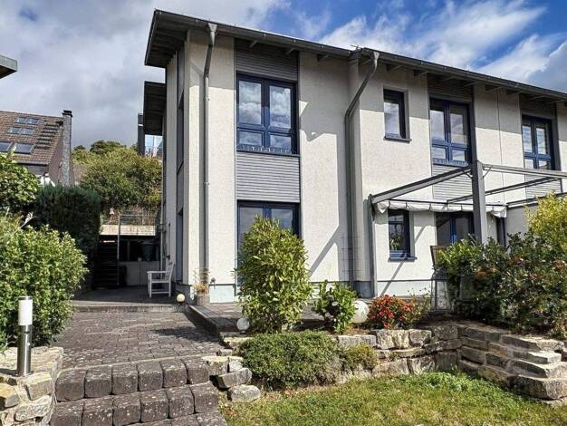 Doppelhaushälfte zum Kauf 395.000 € 4 Zimmer 129,3 m² 377 m² Grundstück frei ab 01.12.2025 Lemgo 32657