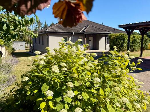 Bungalow zum Kauf 699.000 € 7 Zimmer 333 m² 1.936 m² Grundstück Rüdersdorf Rüdersdorf bei Berlin 15562