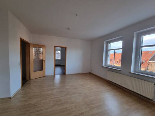 Wohnung zur Miete 330 € 2 Zimmer 72 m² Glauchau 08371