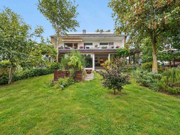 Einfamilienhaus zum Kauf provisionsfrei 495.000 € 7 Zimmer 260 m² 1.193 m² Grundstück Böckum Erwitte 59597