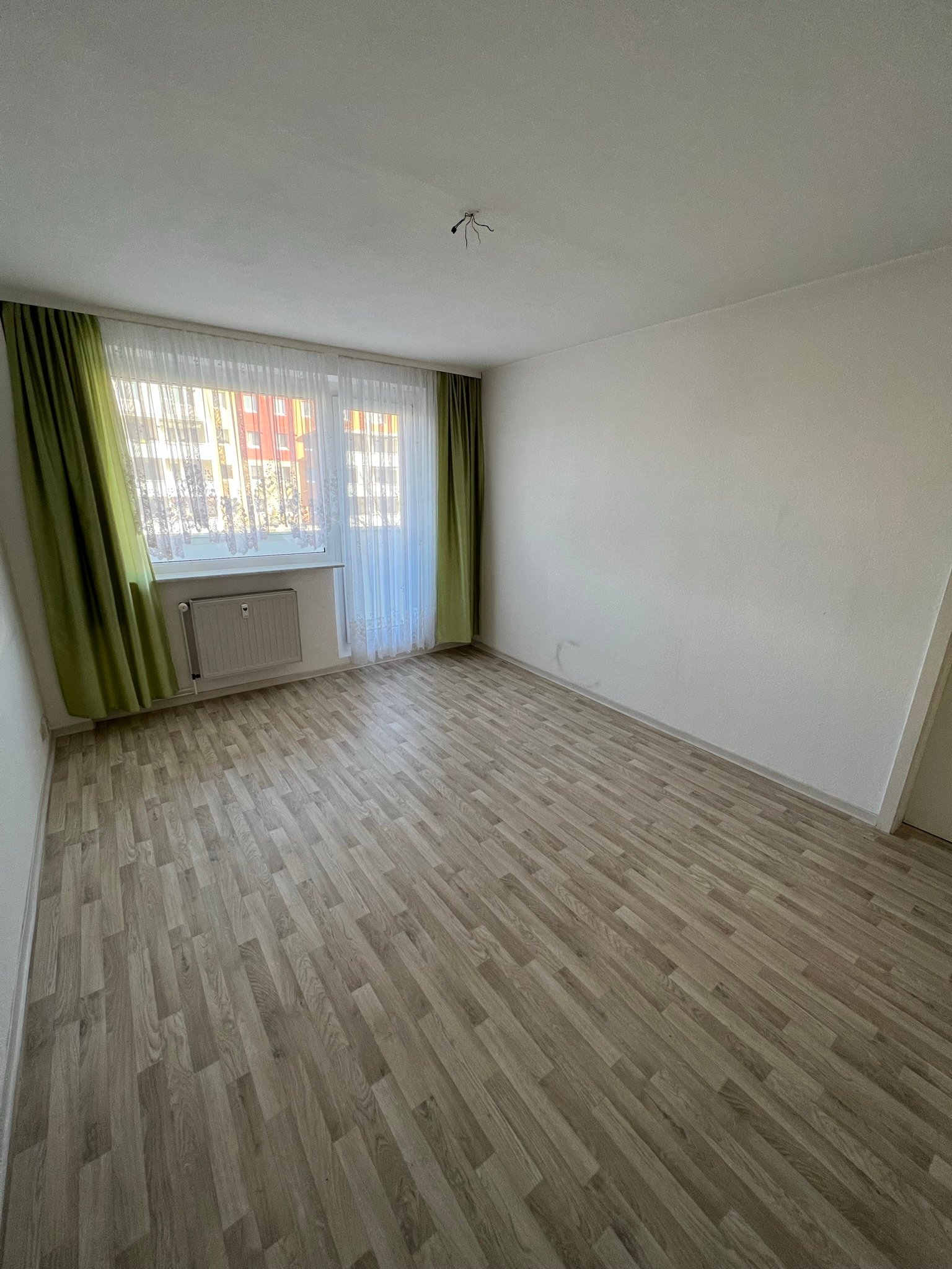 Wohnung zum Kauf 42.500 € 2 Zimmer 50 m²<br/>Wohnfläche 3.<br/>Geschoss ab sofort<br/>Verfügbarkeit Südring 90 E Weißenfels Weißenfels 06667