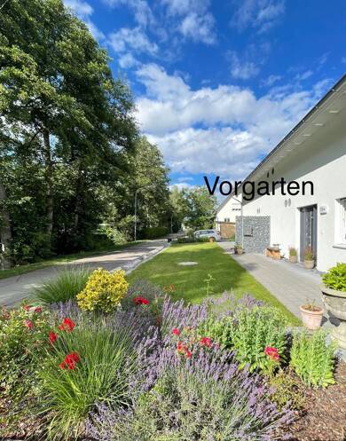 Doppelhaushälfte zur Miete 1.999 € 4,5 Zimmer 160 m² 510 m² Grundstück frei ab 01.10.2025 Jestetten Jestetten 79798