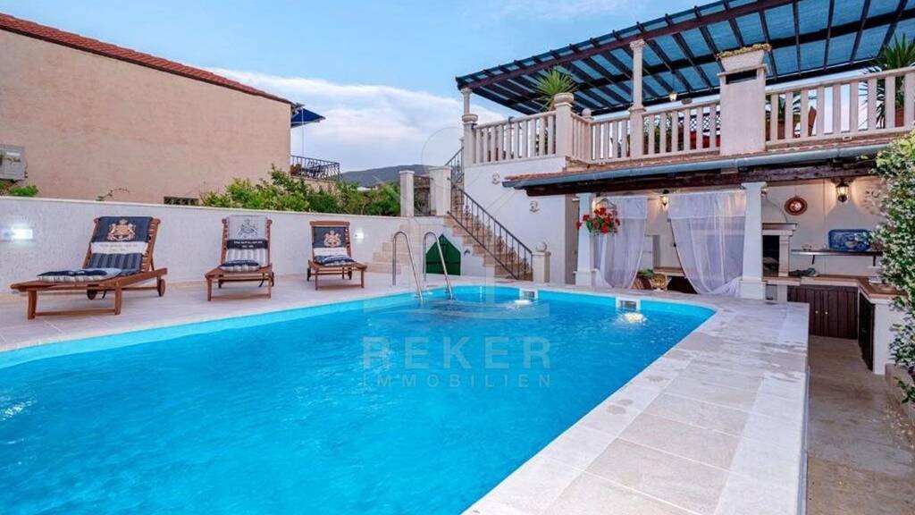 Reihenmittelhaus zum Kauf 1.500.000 € 4 Zimmer 600 m² 652 m² Grundstück Hvar 21450
