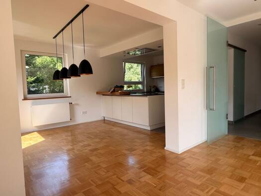 Wohnung zur Miete 1.300 € 4,5 Zimmer 120 m² Geschoss EG/2 frei ab 01.10.2026 Dettingen an der Erms 72581