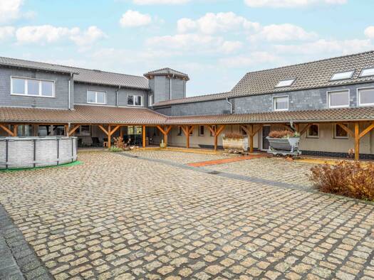 Einfamilienhaus zum Kauf 898.000 € 15 Zimmer 765,3 m² 3.700 m² Grundstück frei ab sofort Dubro Schönewalde 04916