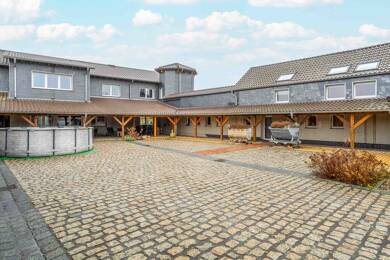 Einfamilienhaus zum Kauf 898.000 € 15 Zimmer 765,3 m² 3.700 m² Grundstück frei ab sofort Dubro Schönewalde 04916
