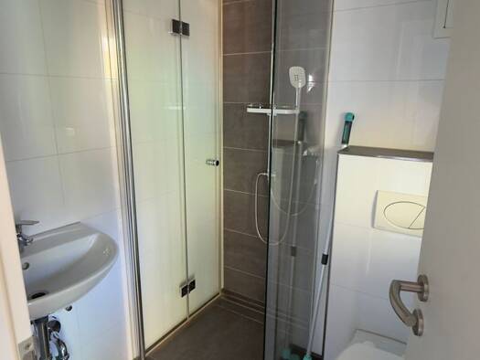 Wohnung zur Miete 420 € 1 Zimmer 26 m² 3 Geschosse frei ab sofort Südstadt Fürth 90763