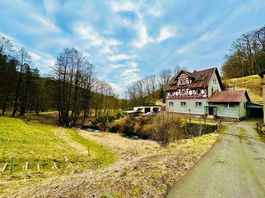 Mehrfamilienhaus zum Kauf 150.000 € 9 Zimmer 256 m² 2.447 m² Grundstück Brotterode Trusetal / Laudenbach 98596