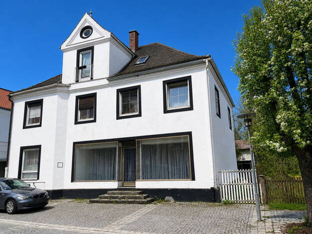 Mehrfamilienhaus zum Kauf provisionsfrei 339.000 € 6 Zimmer 212 m² 906 m² Grundstück Bahnhofstraße 3 Gangkofen Gangkofen 84140