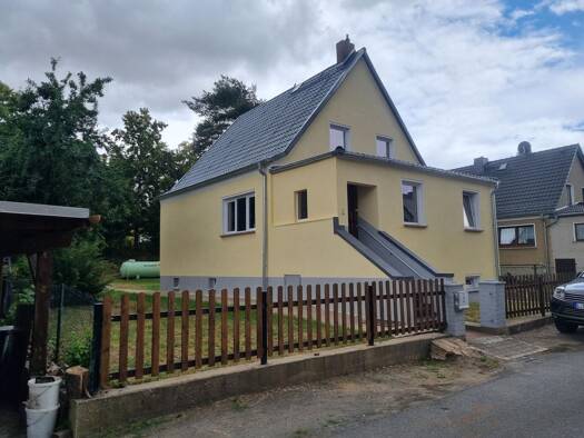 Einfamilienhaus zum Kauf provisionsfrei 295.000 € 6 Zimmer 151 m² 702 m² Grundstück frei ab sofort Straße des Aufbaus 3 Frohburg Frohburg 04654