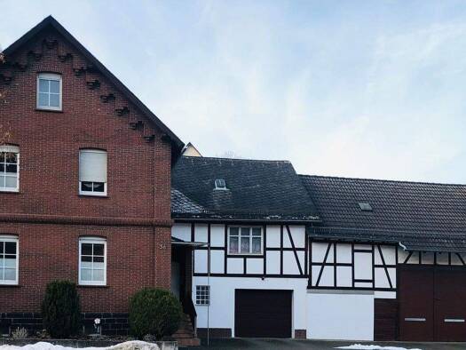 Einfamilienhaus zum Kauf provisionsfrei 255.000 € 6 Zimmer 134 m² 480 m² Grundstück Oberdieten 35236