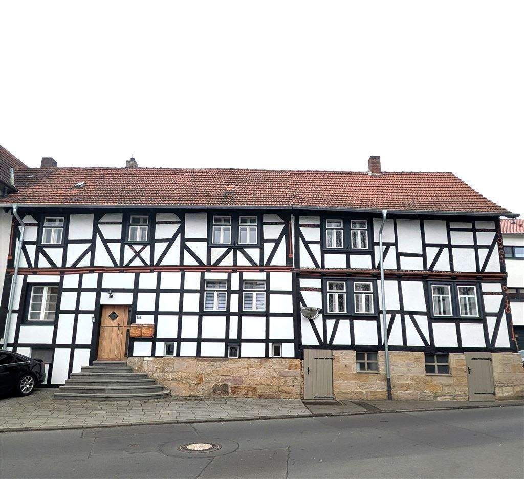 Immobilie in Baunatal - komplett saniertes Fachwerkhaus zentral in Baunatal-Kirchbauna - Bild 0