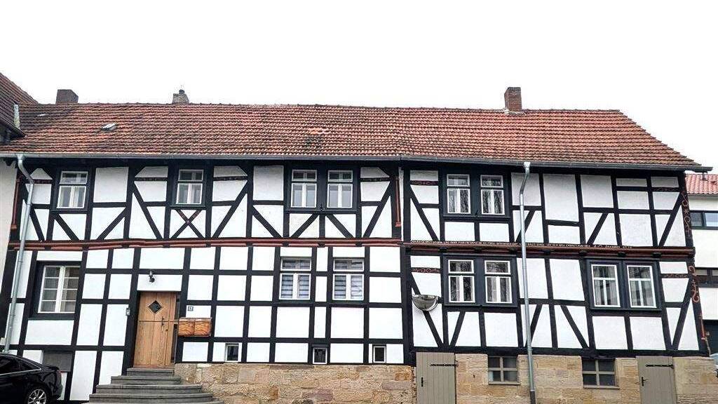 Mehrfamilienhaus zum Kauf 268.000 € 7 Zimmer 190 m² 458 m² Grundstück Kirchbauna Baunatal 34225