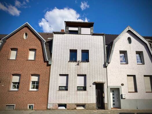 Haus zum Kauf 329.000 € 6 Zimmer 150 m² 915 m² Grundstück Noithausen Grevenbroich 41515