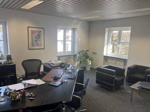 Bürogebäude zur Miete 2.356 € 7 Zimmer 165 m² Bürofläche Aschheim 85609