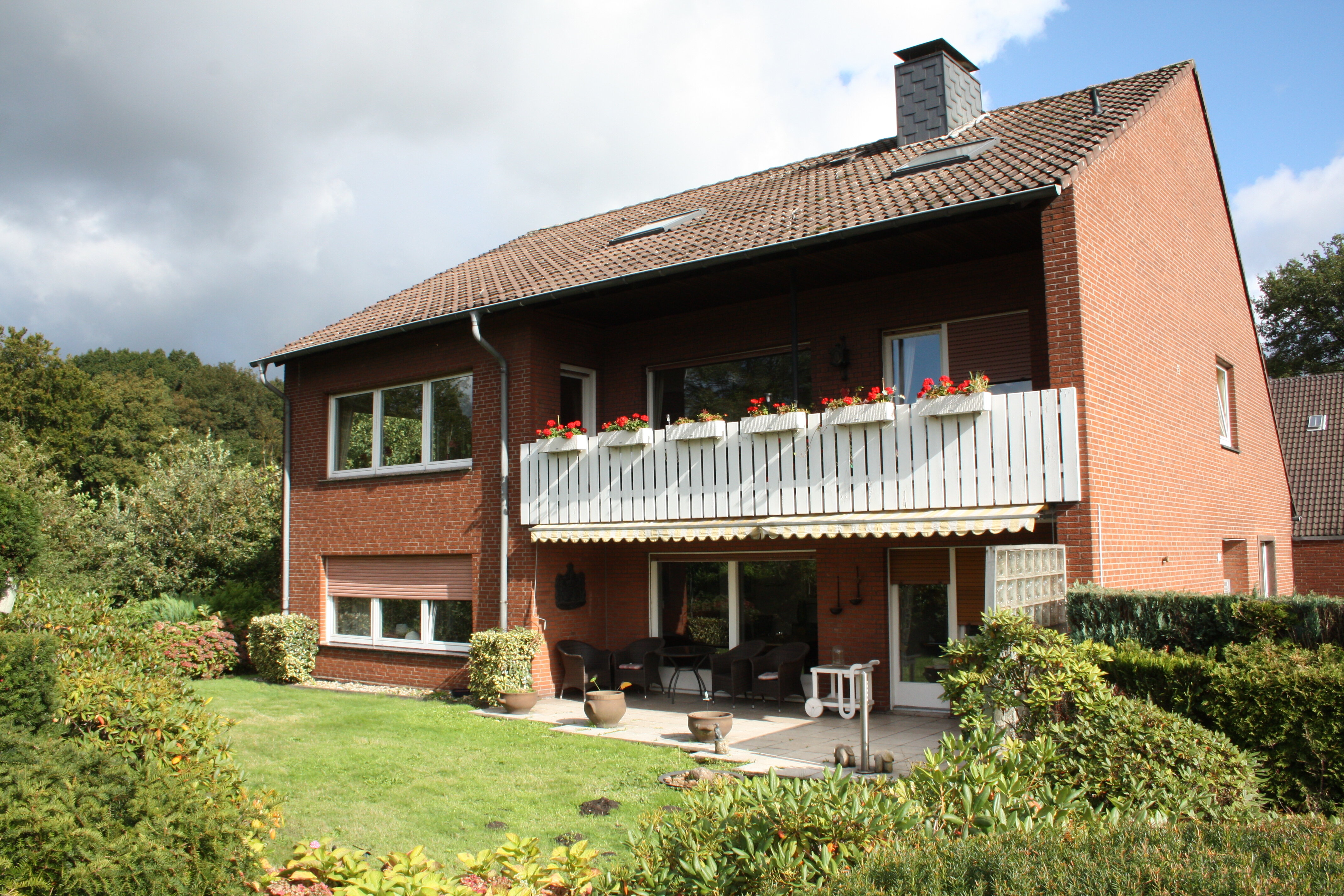 Mehrfamilienhaus zum Kauf provisionsfrei 695.000 € 10 Zimmer 261 m²<br/>Wohnfläche 751 m²<br/>Grundstück Jägerstraße 161 Alsfeld Oberhausen 46149