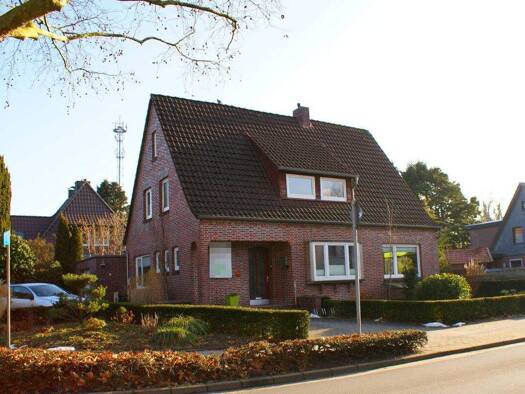 Haus zum Kauf 375.000 € 5 Zimmer 145 m² 708 m² Grundstück Westerstede Westerstede 26655