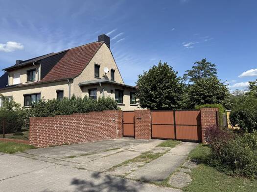 Doppelhaushälfte zum Kauf provisionsfrei 130.000 € 5 Zimmer 120 m² 1.225 m² Grundstück Sietzing Letschin 15324