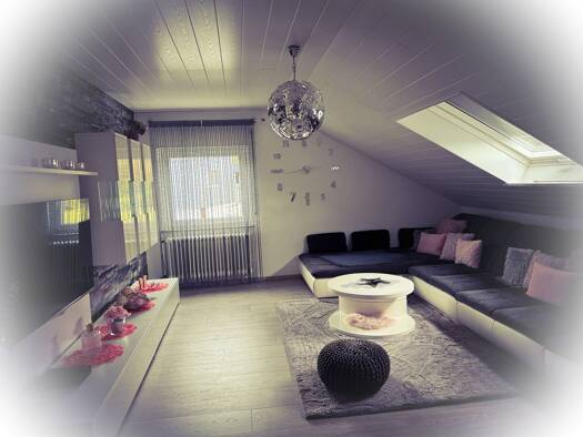 Wohnung zur Miete 1.100 € 3,5 Zimmer 85 m² Geschoss 1/2 frei ab 01.10.2025 Metzingen 72555