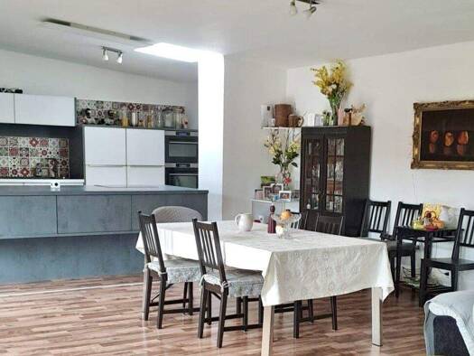 Haus zum Kauf 395.000 € 1.499 m² Grundstück Riegersburg 2092