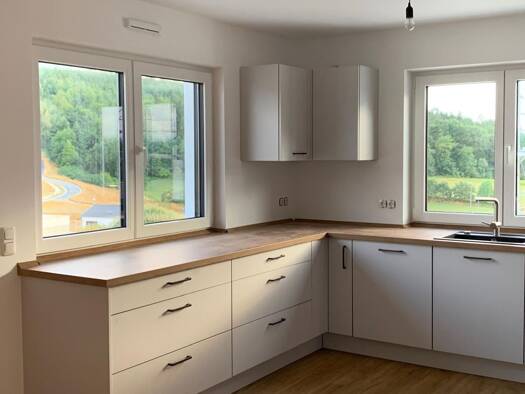 Wohnung zur Miete 1.438 € 4 Zimmer 115 m² Geschoss 1/1 frei ab 01.03.2026 Wörth Wörth an der Donau 93086