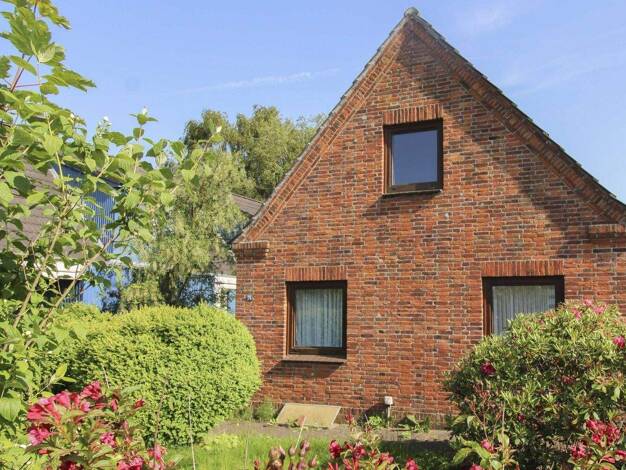 Einfamilienhaus zum Kauf 185.000 € 4 Zimmer 77,1 m² 674,1 m² Grundstück Husum 25813