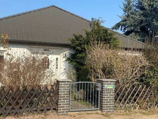 Einfamilienhaus zum Kauf provisionsfrei 329.000 € 3,5 Zimmer 150 m² 690 m² Grundstück Lieskau Salzatal 06198