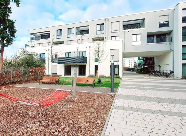 Wohnung zur Miete 1.330 € 2 Zimmer 70 m²<br/>Wohnfläche 1.<br/>Geschoss Rath Düsseldorf 40472