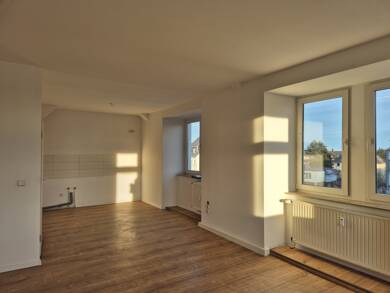 Wohnung zur Miete 525 € 4 Zimmer 95,7 m² Dachgeschoss, 3. Geschoss frei ab sofort Bahnhofstr. 85 Waldheim Waldheim 04736