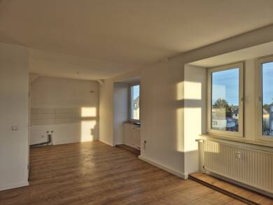 Wohnung zur Miete 525 € 4 Zimmer 95,7 m² Dachgeschoss, 3. Geschoss frei ab sofort Bahnhofstr. 85 Waldheim Waldheim 04736