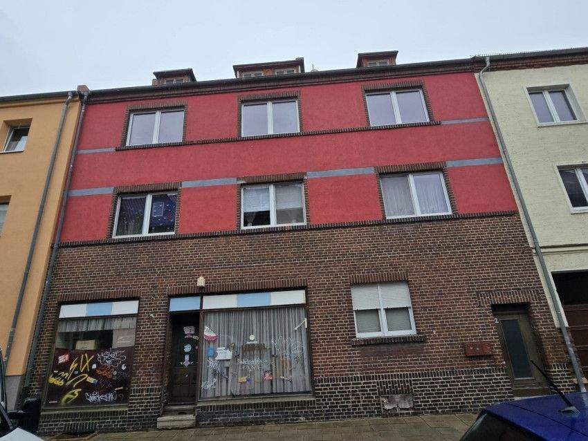 Immobilie in Bitterfeld-Wolfen - Mehrfamilienhaus mit 3 Wohneinheiten - Bild 0