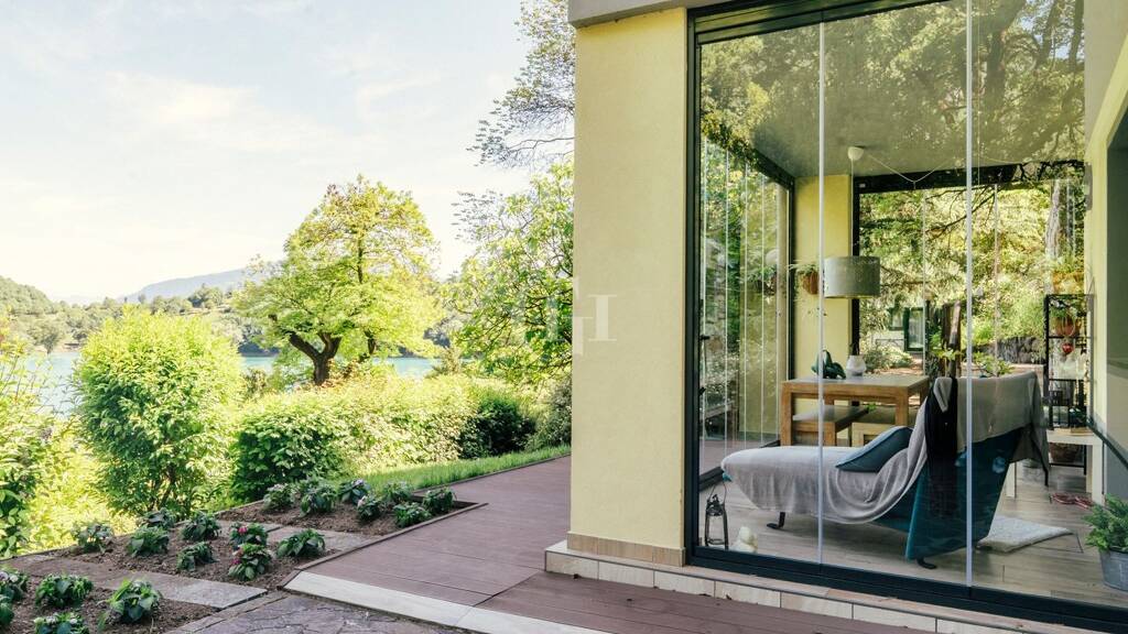 Villa zum Kauf 15 Zimmer 315 m² 18.000 m² Grundstück frei ab sofort Loc. Lago di Tenno 26 Tenno 38060