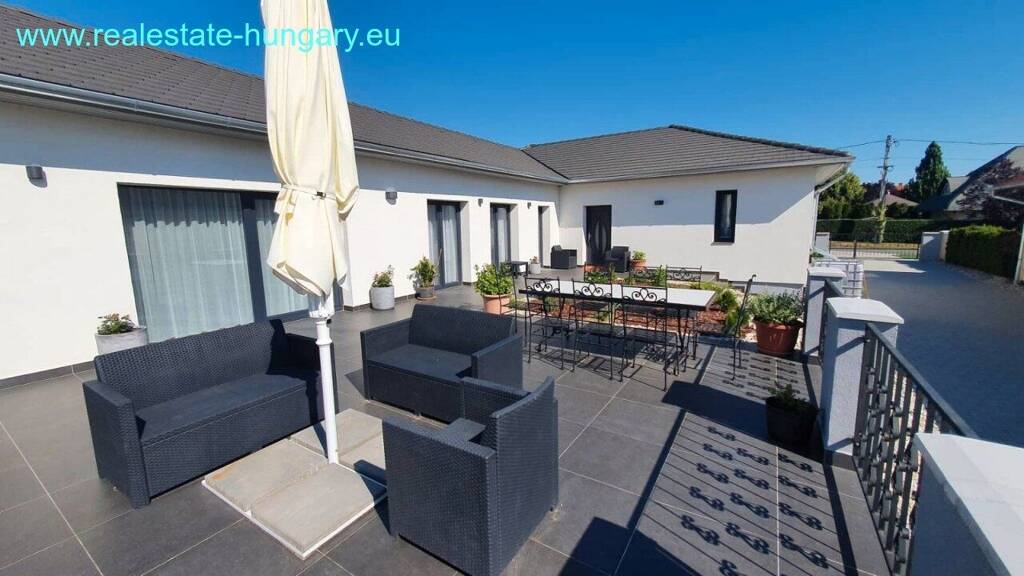 Einfamilienhaus zum Kauf - Erstbezug 350.000 € 5 Zimmer 200 m² 985 m² Grundstück Zalakaros 8749