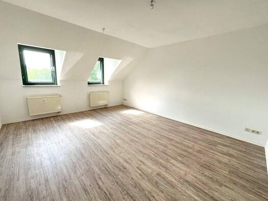 Wohnung zur Miete 520 € 3 Zimmer 88,2 m² 4. Geschoss frei ab sofort Wartburgstraße 18a Bernsdorf Chemnitz 09126