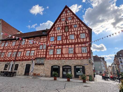 Wohnung zur Miete 990 € 4 Zimmer 140 m² 1. Geschoss frei ab 01.12.2026 Coburg Coburg 96450